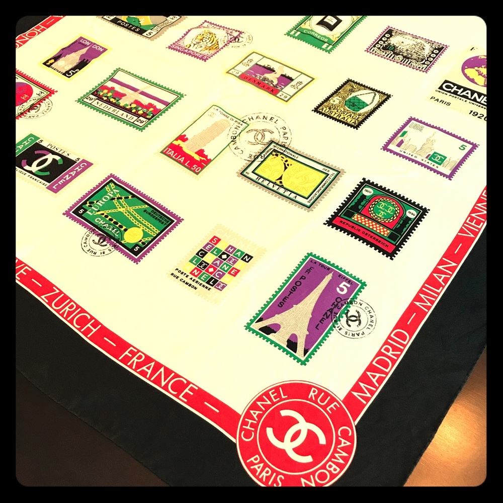 Chanel Rue Cambon silk scarf 32.5x33.5’